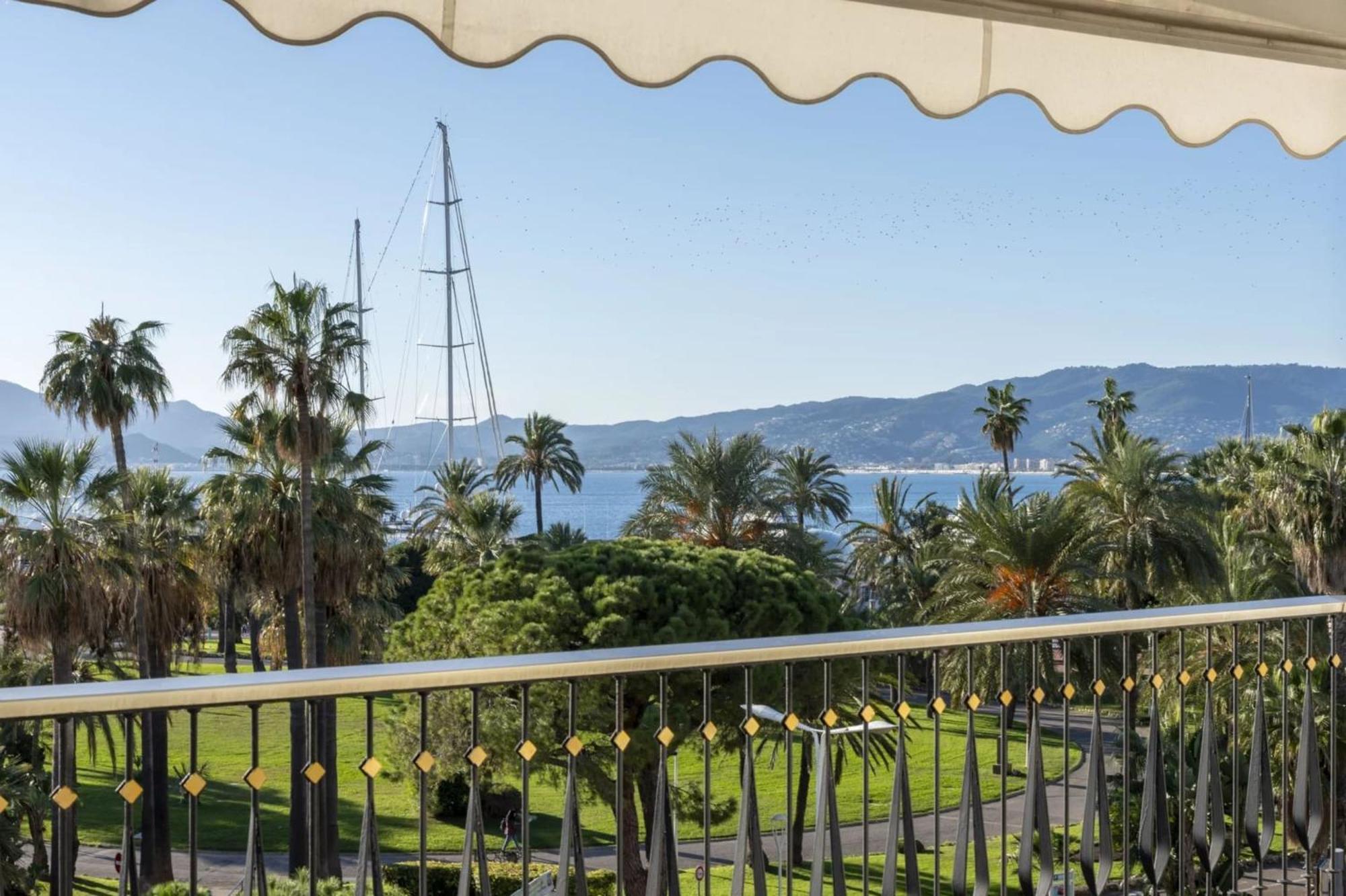 Appartement Ref 1987 - Croisette - To Rent Sea View Cannes